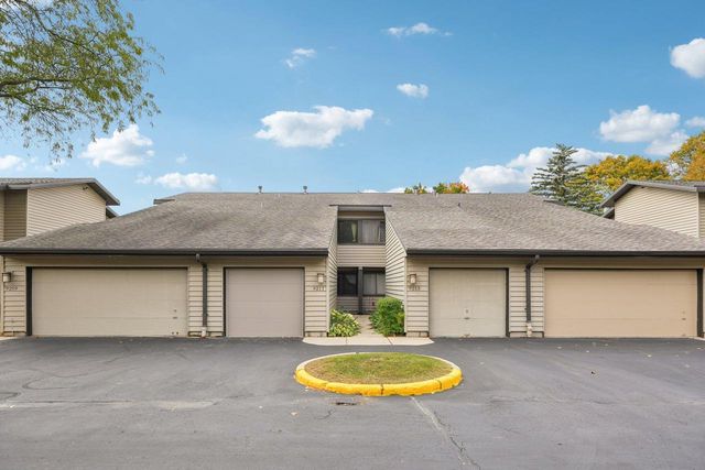 9211 N 70th STREET, Milwaukee, WI 53223