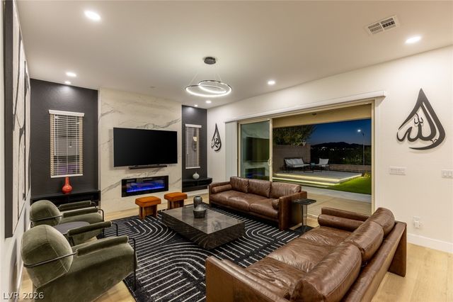 767 Glowing Horizon Street, Henderson, NV 89052