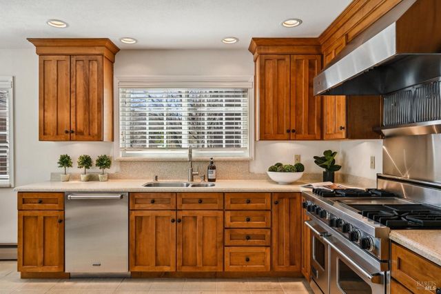 1014 Stonedge Dr, Napa, CA 94558