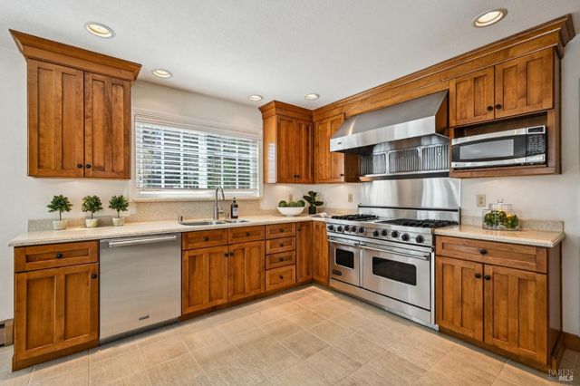 1014 Stonedge Dr, Napa, CA 94558