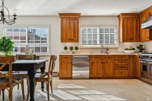 1014 Stonedge Dr, Napa, CA 94558