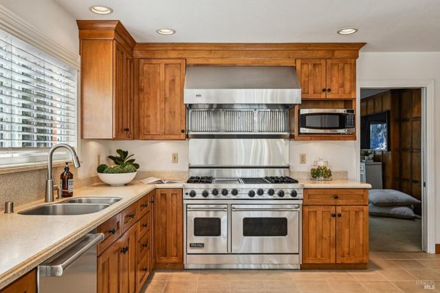 1014 Stonedge Dr, Napa, CA 94558