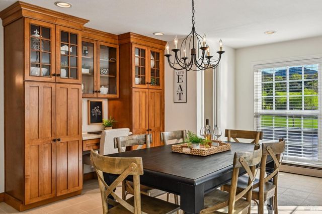 1014 Stonedge Dr, Napa, CA 94558