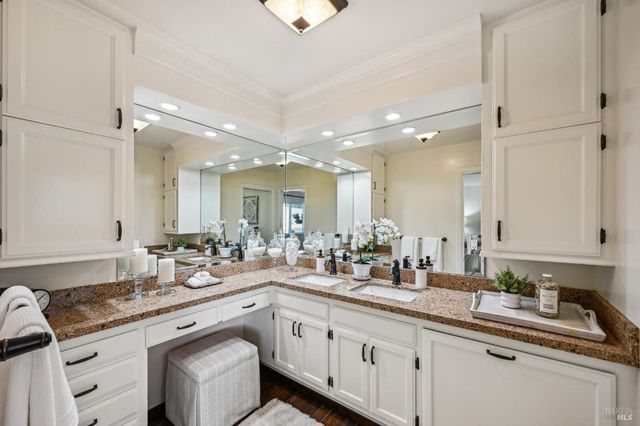 1014 Stonedge Dr, Napa, CA 94558