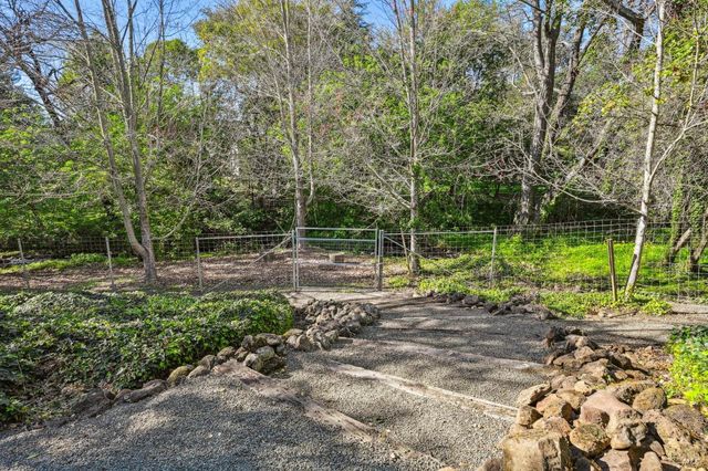 1014 Stonedge Dr, Napa, CA 94558