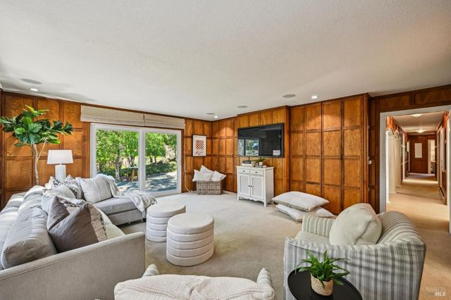 1014 Stonedge Dr, Napa, CA 94558