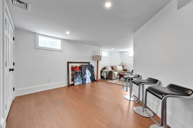 21 Park Ave 21, Winchester, MA 01890