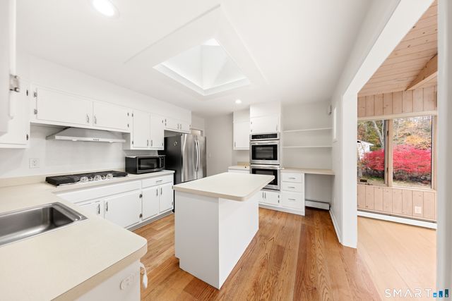 10 Peaceful Lane, Westport, CT 06880