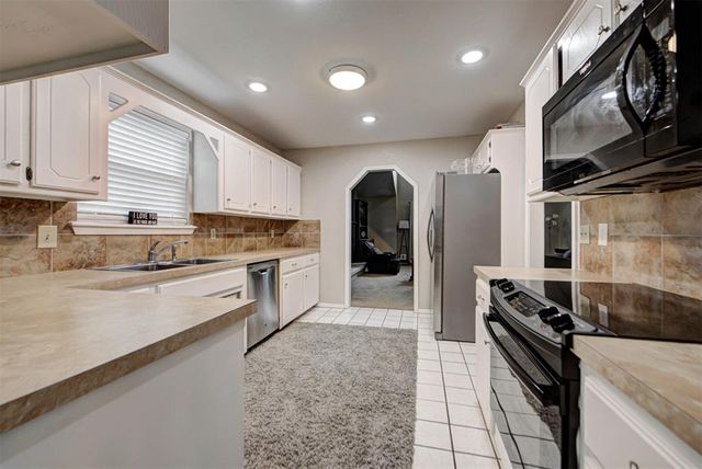 8301 NW 105th Terrace, Oklahoma City, OK 73162