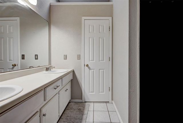 8301 NW 105th Terrace, Oklahoma City, OK 73162
