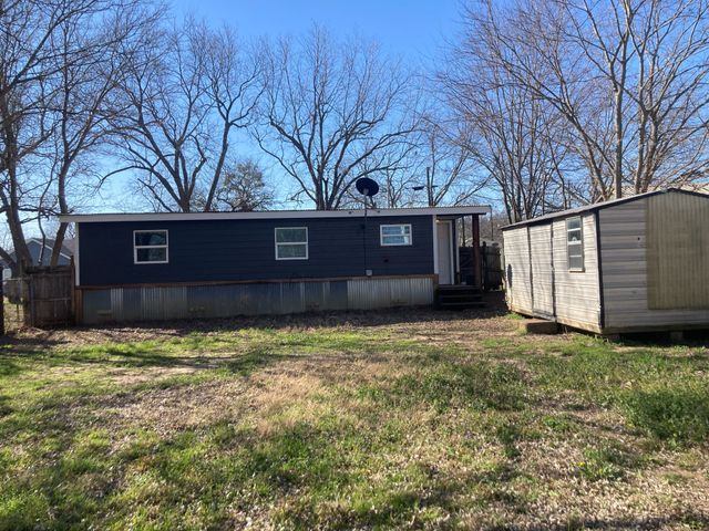 307 W Sherman Street, Bells, TX 75414