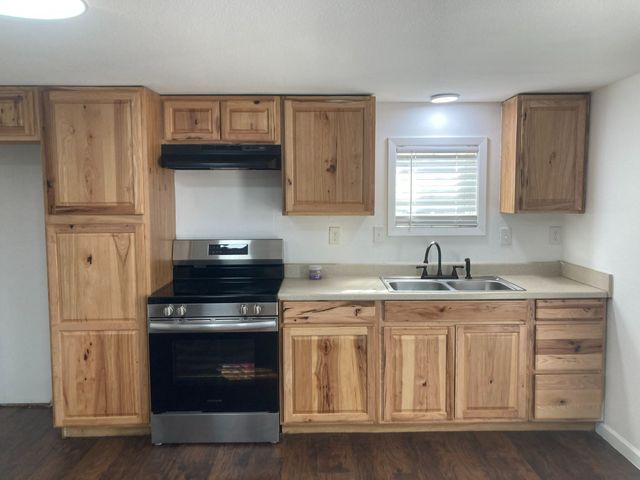 307 W Sherman Street, Bells, TX 75414