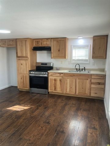 307 W Sherman Street, Bells, TX 75414