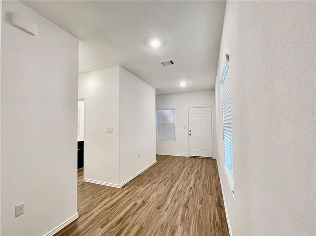 14217 Lyndora LN, Pflugerville, TX 78660