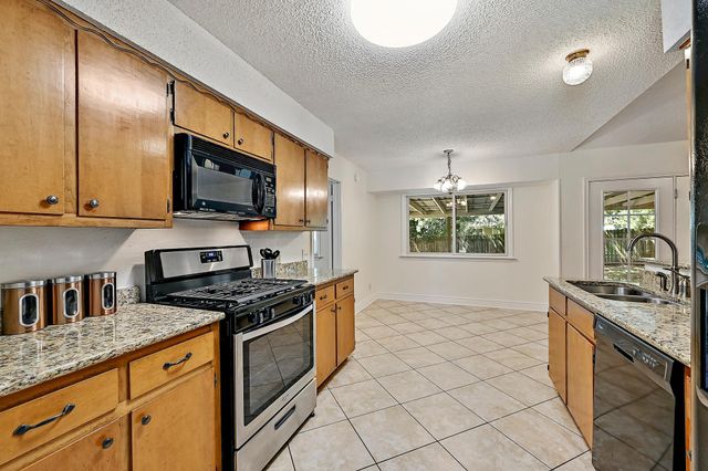 3707 Tarragona LN, Austin, TX 78727