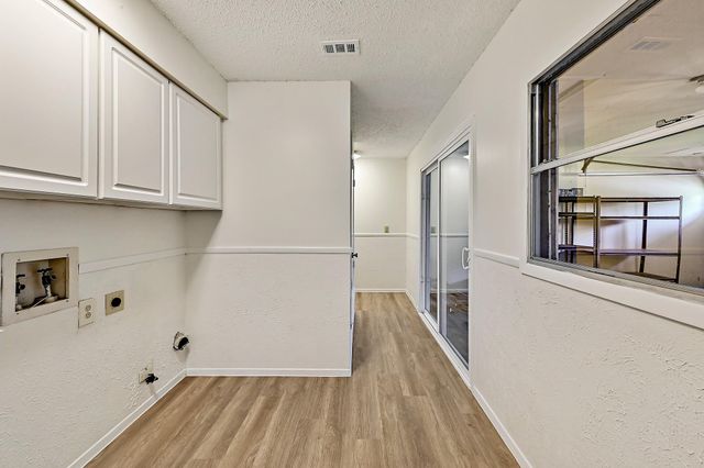 3707 Tarragona LN, Austin, TX 78727