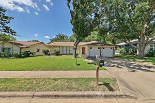 3707 Tarragona LN, Austin, TX 78727