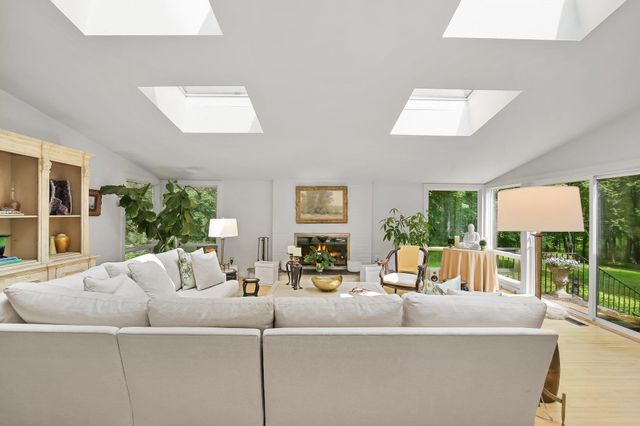 27 West Lane, Pound Ridge, NY 10576