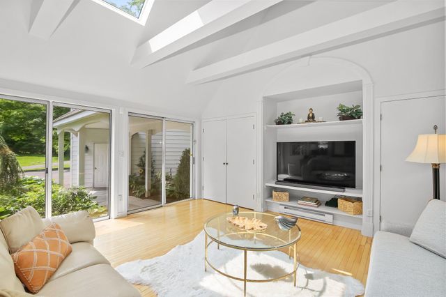 27 West Lane, Pound Ridge, NY 10576