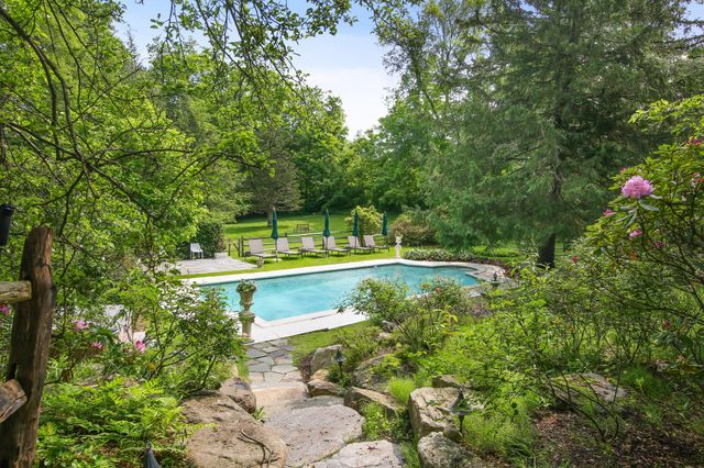 27 West Lane, Pound Ridge, NY 10576