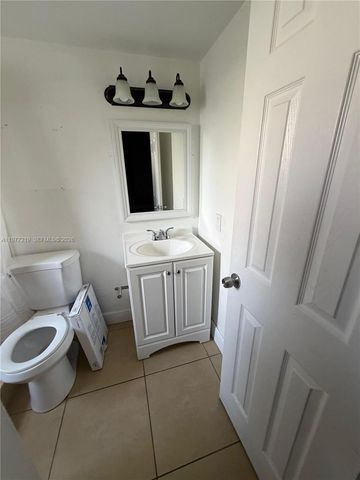 1735 W 60th St M201, Hialeah, FL 33012