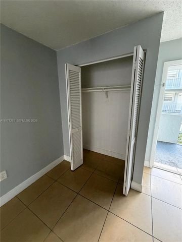 1735 W 60th St M201, Hialeah, FL 33012