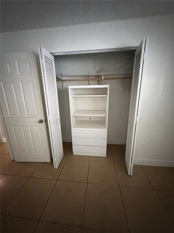 1735 W 60th St M201, Hialeah, FL 33012