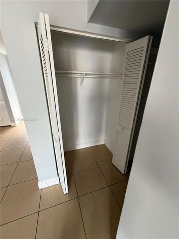 1735 W 60th St M201, Hialeah, FL 33012