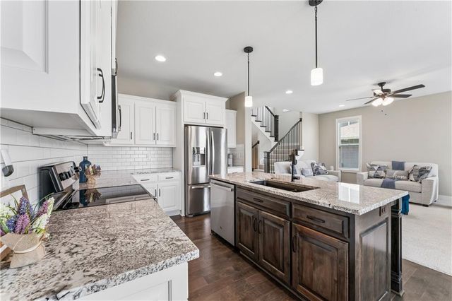 28412 W 161St Terrace, Gardner, KS 66030
