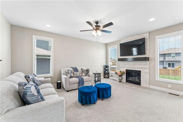 28412 W 161St Terrace, Gardner, KS 66030