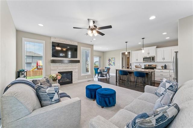 28412 W 161St Terrace, Gardner, KS 66030
