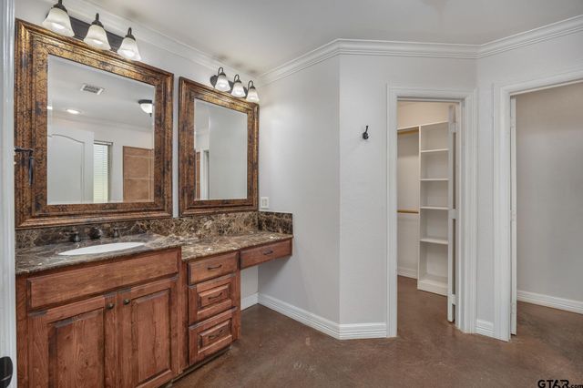 710 Willowood St., Longview, TX 75604