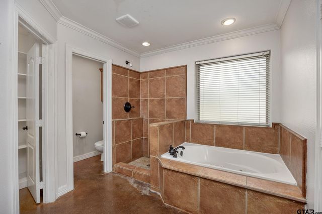 710 Willowood St., Longview, TX 75604