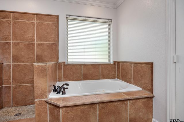 710 Willowood St., Longview, TX 75604