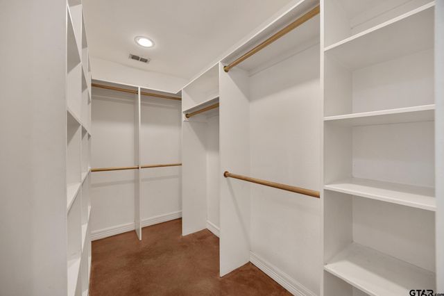 710 Willowood St., Longview, TX 75604