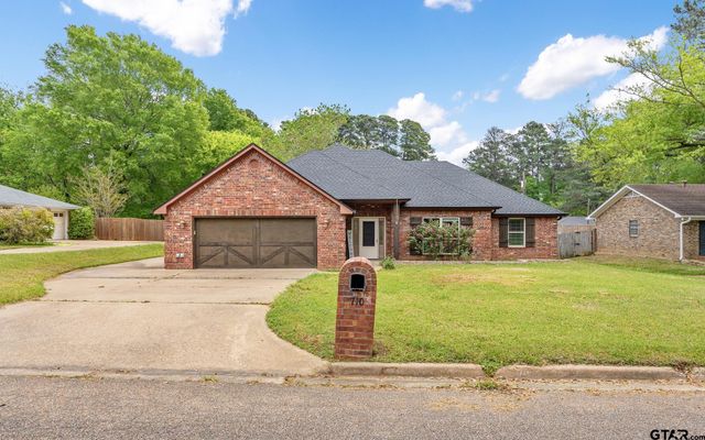 710 Willowood St., Longview, TX 75604