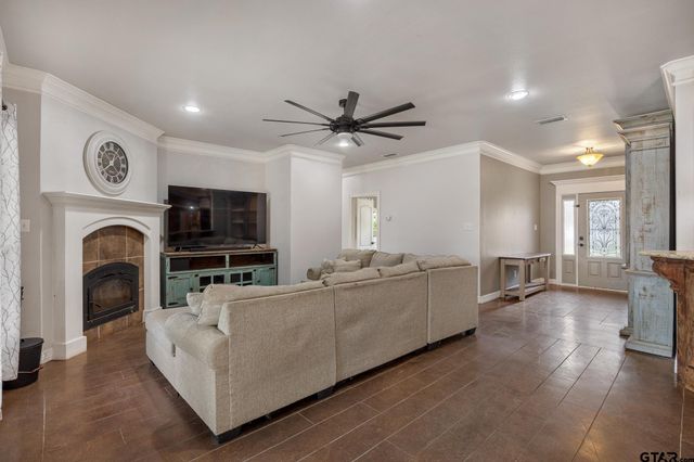 710 Willowood St., Longview, TX 75604