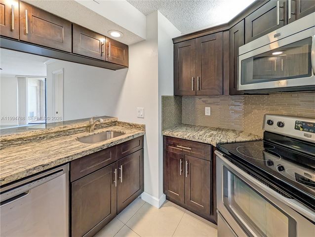 10501 W Broward Blvd 408, Plantation, FL 33324