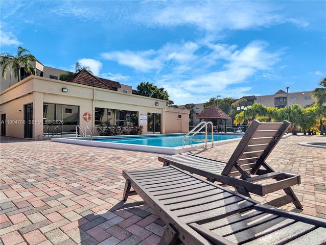 10501 W Broward Blvd 408, Plantation, FL 33324