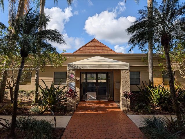 10501 W Broward Blvd 408, Plantation, FL 33324