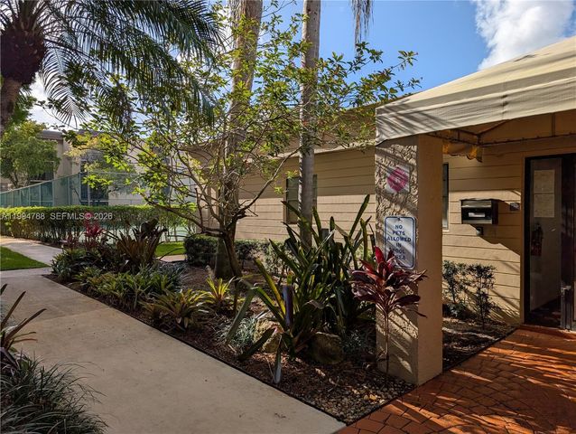 10501 W Broward Blvd 408, Plantation, FL 33324