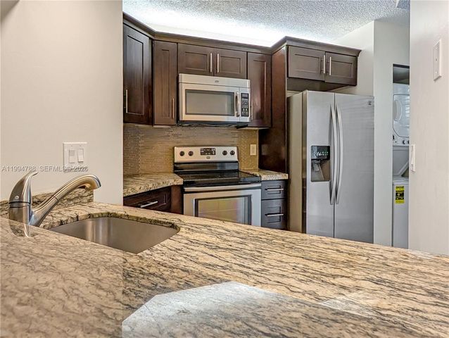 10501 W Broward Blvd 408, Plantation, FL 33324