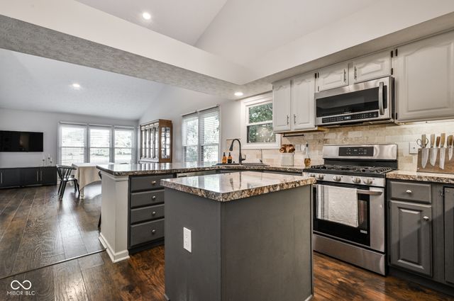 8888 Pine Tree Boulevard, Indianapolis, IN 46256