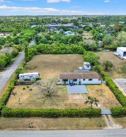 18200 SW 262nd St, Homestead, FL 33031