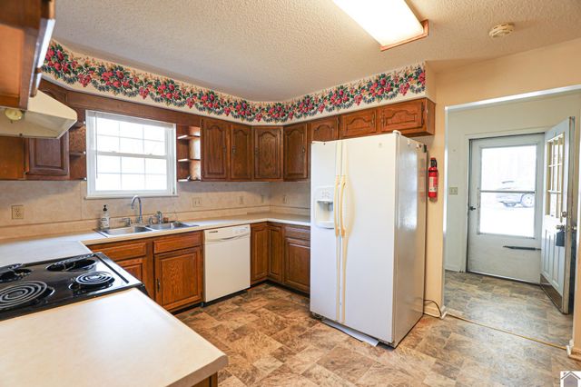 9721 US Hwy 68 E, Benton, KY 42025