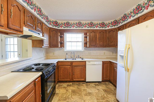 9721 US Hwy 68 E, Benton, KY 42025