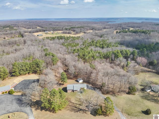 9721 US Hwy 68 E, Benton, KY 42025