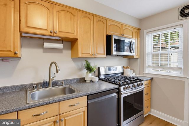 332 SMALL CT, Baltimore, MD 21228