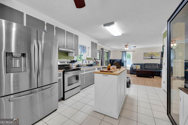 213 Hidden Lakes Drive, Toccoa, GA 30577