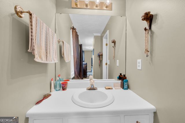 213 Hidden Lakes Drive, Toccoa, GA 30577